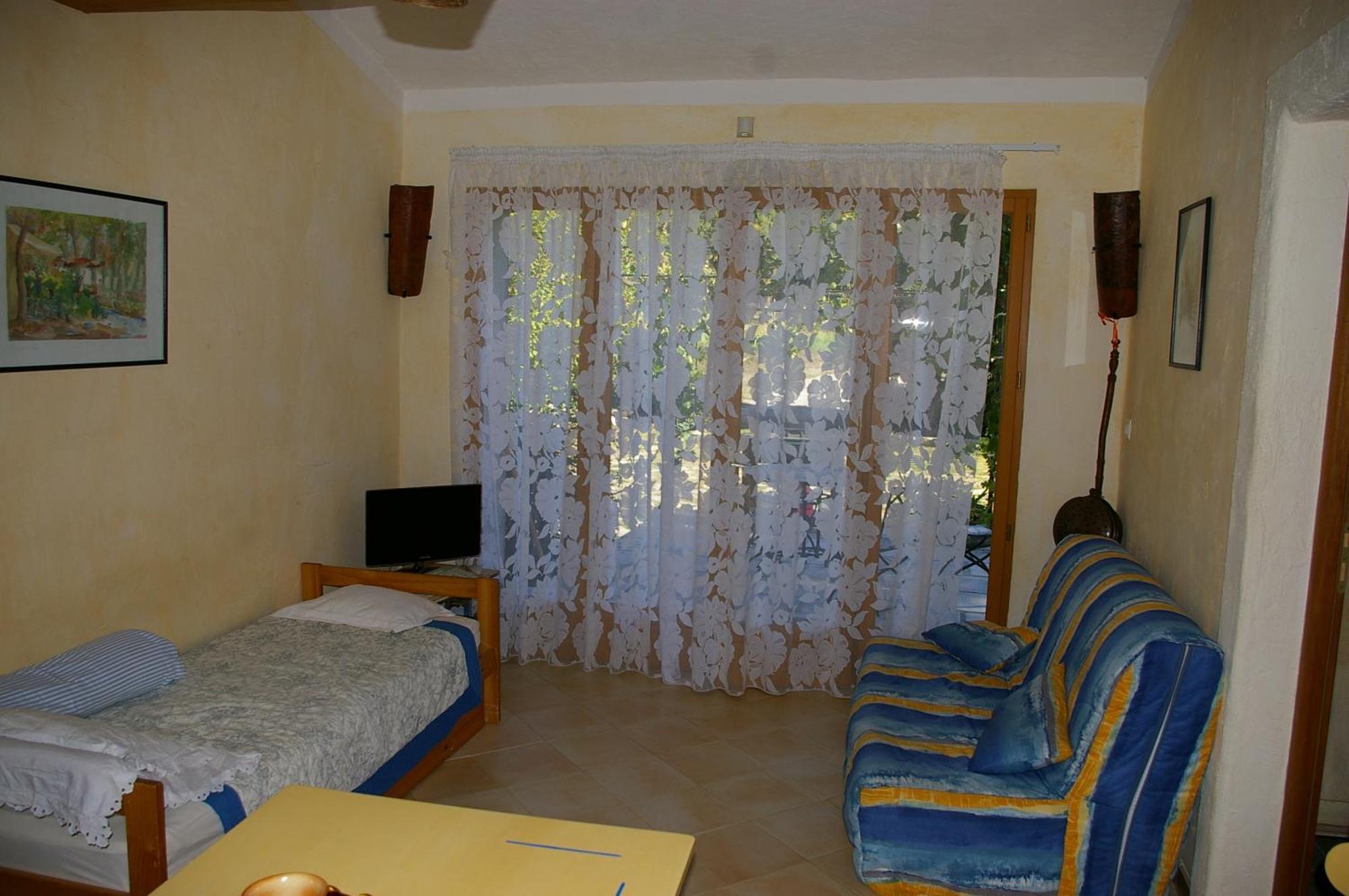 La Paillote Apartment *